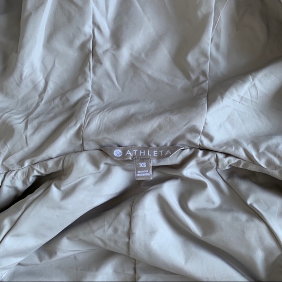 Athleta Cloudburst Rain Jacket - NWOT - Picture 6 of 9